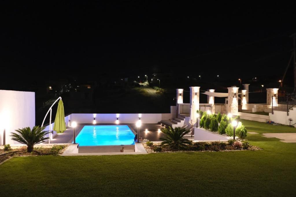 The White House Beach Villa Rafína Exteriér fotografie